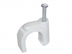 Скоба пласт. с гвоздем, д.14мм 1шт.